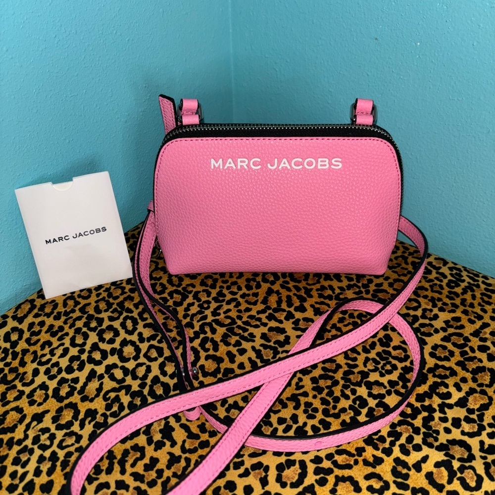🥳HOST PICK🥳💞🎊🎉Marc Jacobs Vibrant Pink Crossbody Bag